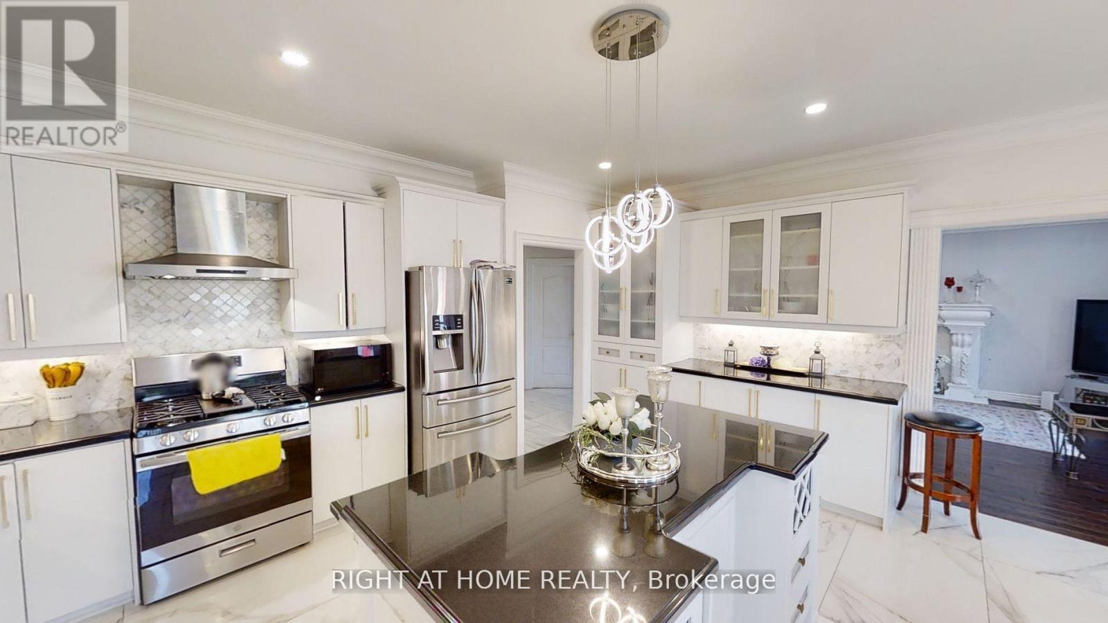 31 NORTHGATE CRESCENT E - 15