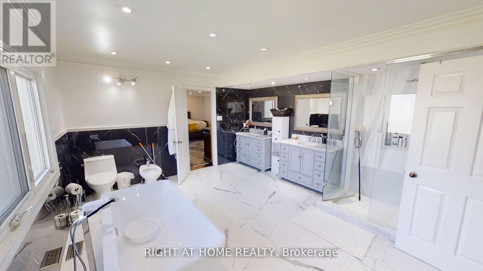 31 NORTHGATE CRESCENT E - 21