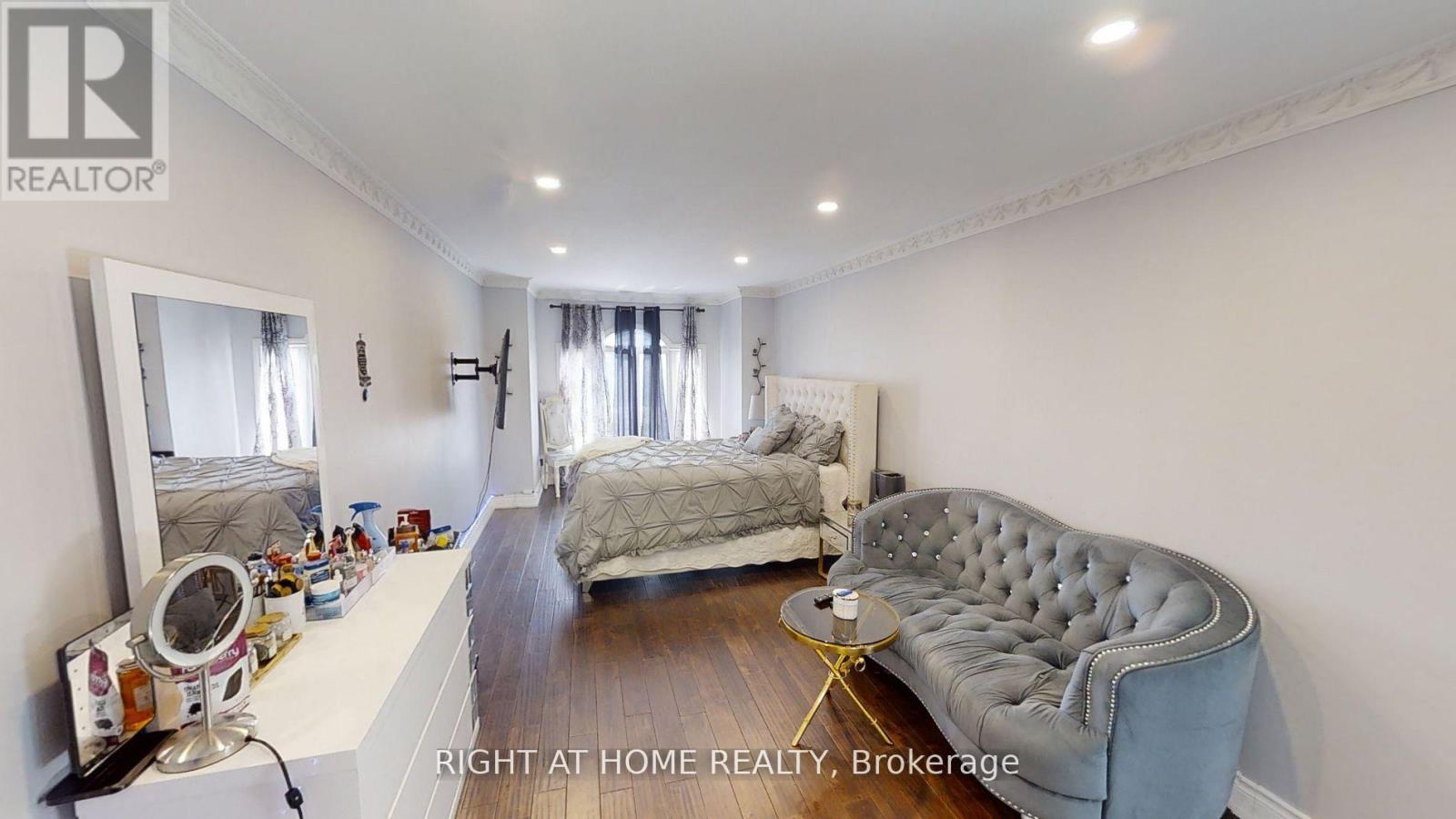 31 NORTHGATE CRESCENT E - 24
