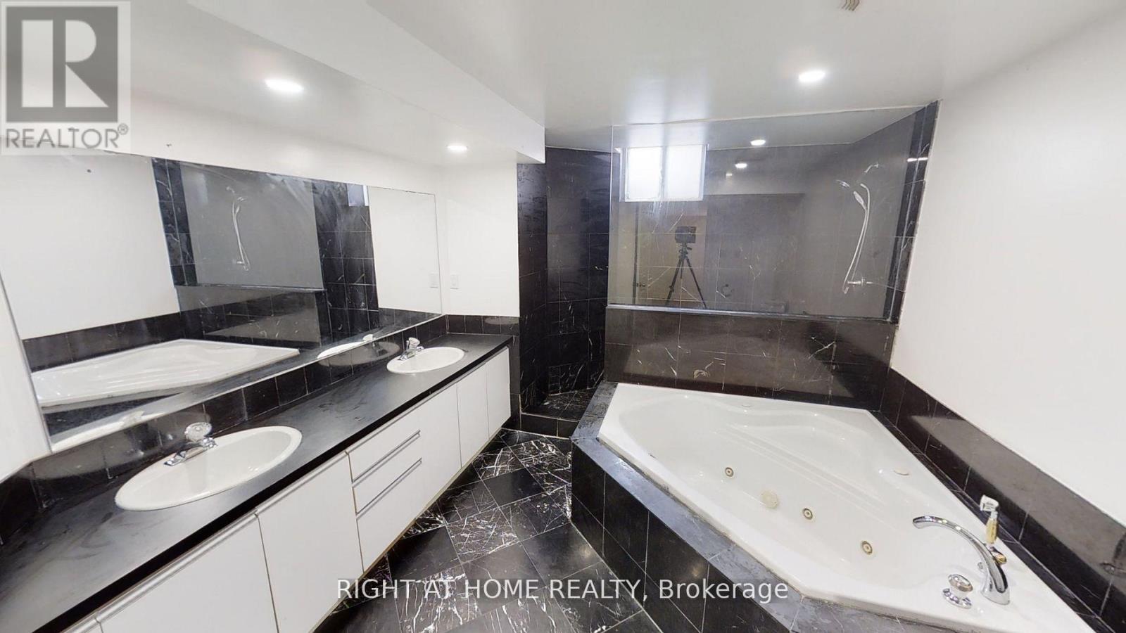 31 NORTHGATE CRESCENT E - 43