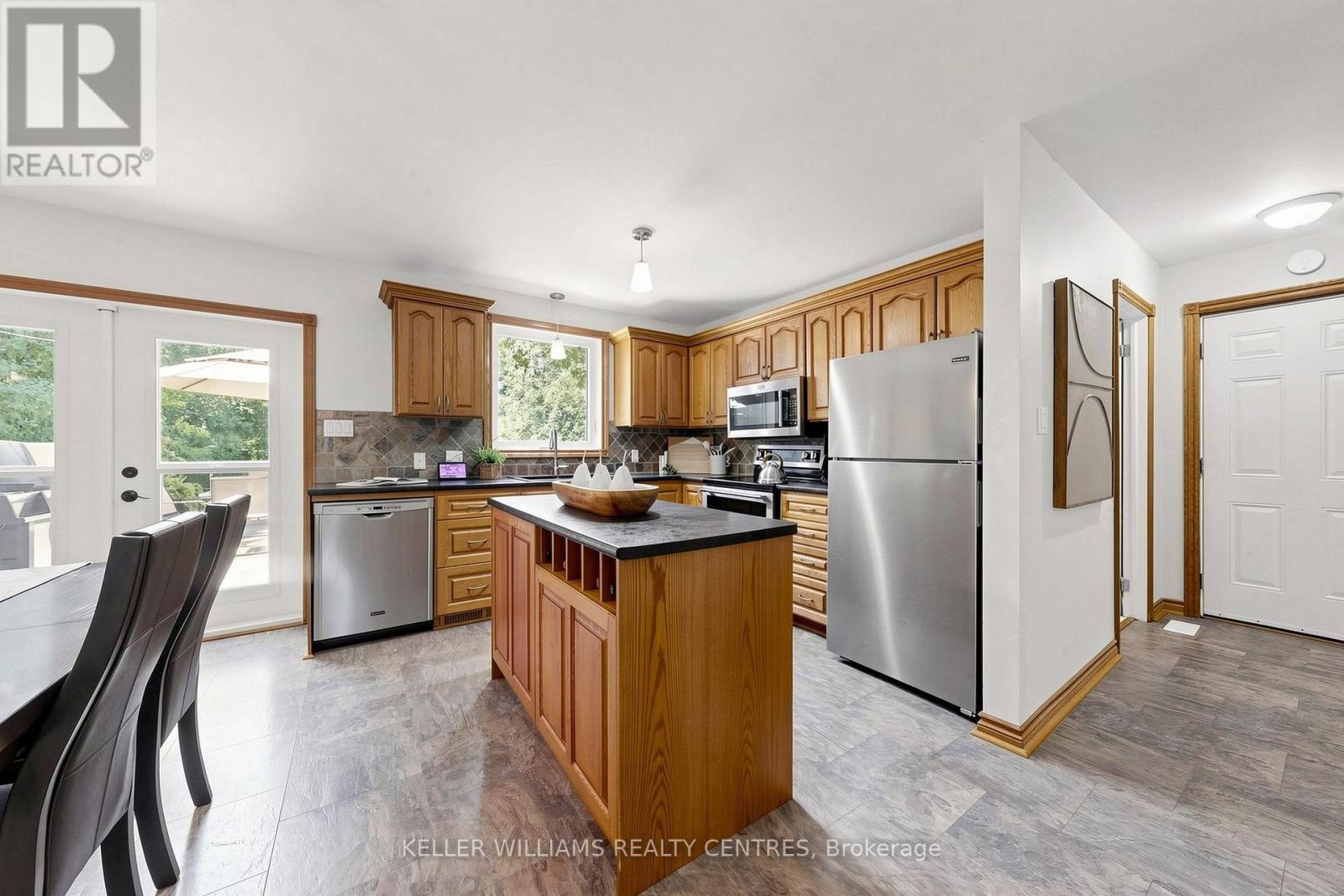 54 DOROTHY AVENUE - 10