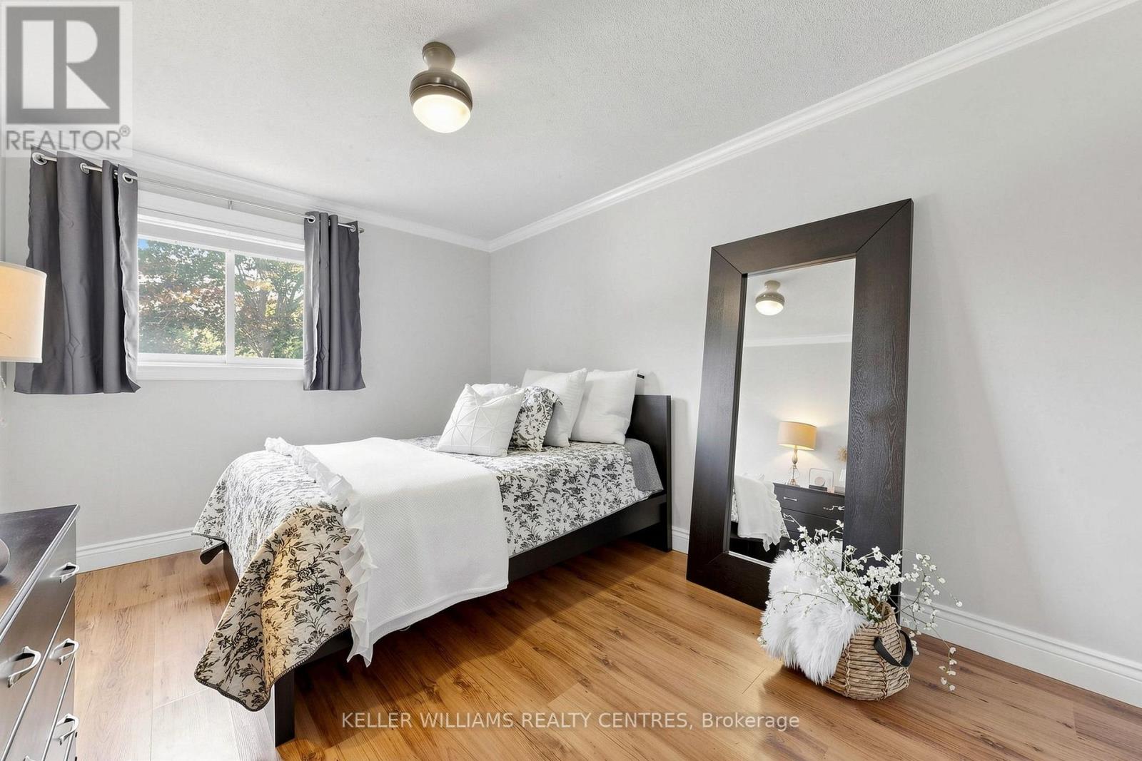 54 DOROTHY AVENUE - 22