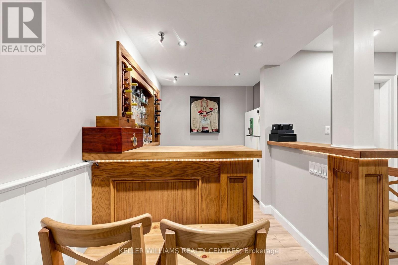 54 DOROTHY AVENUE - 28