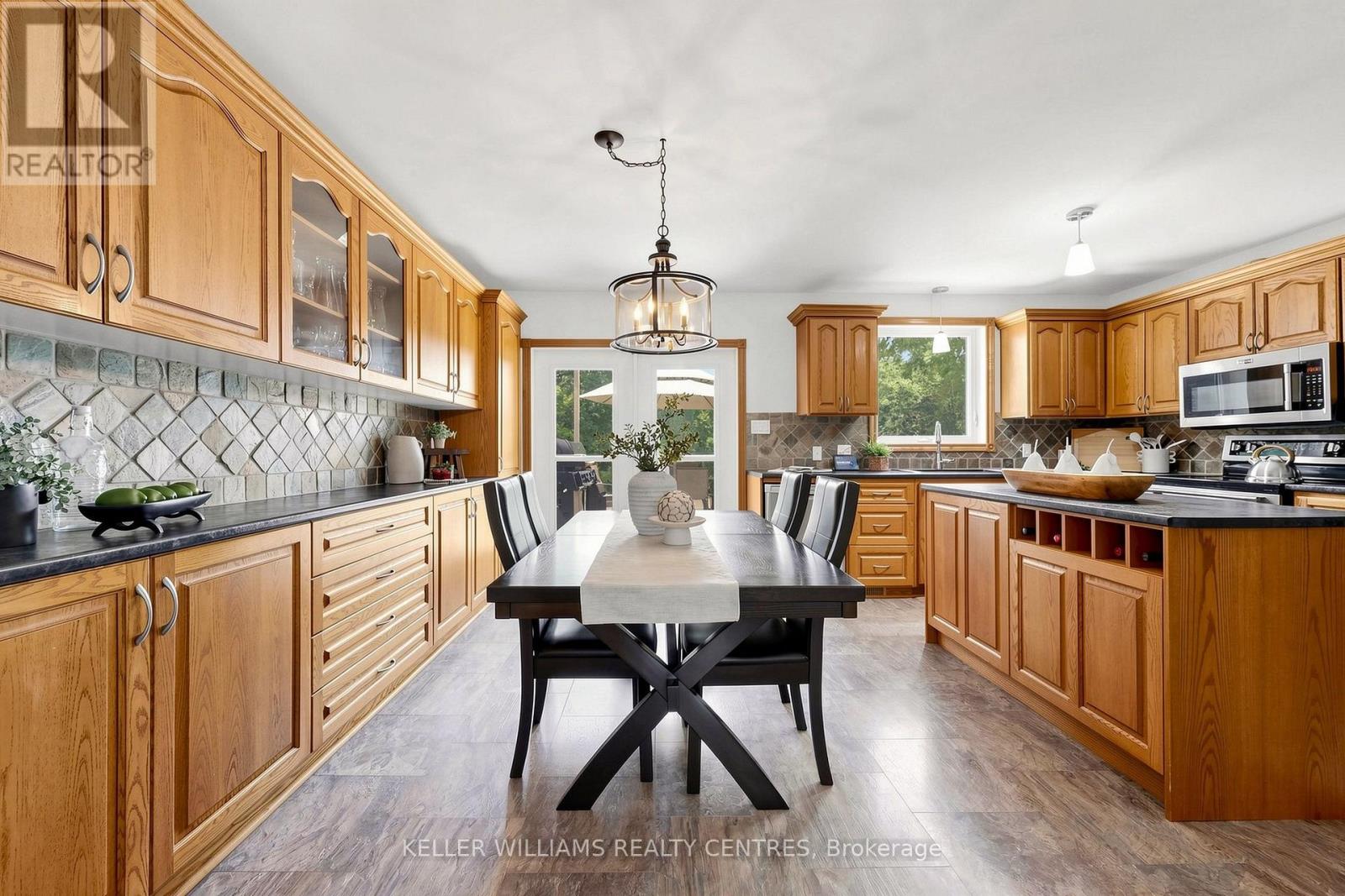 54 DOROTHY AVENUE - 8