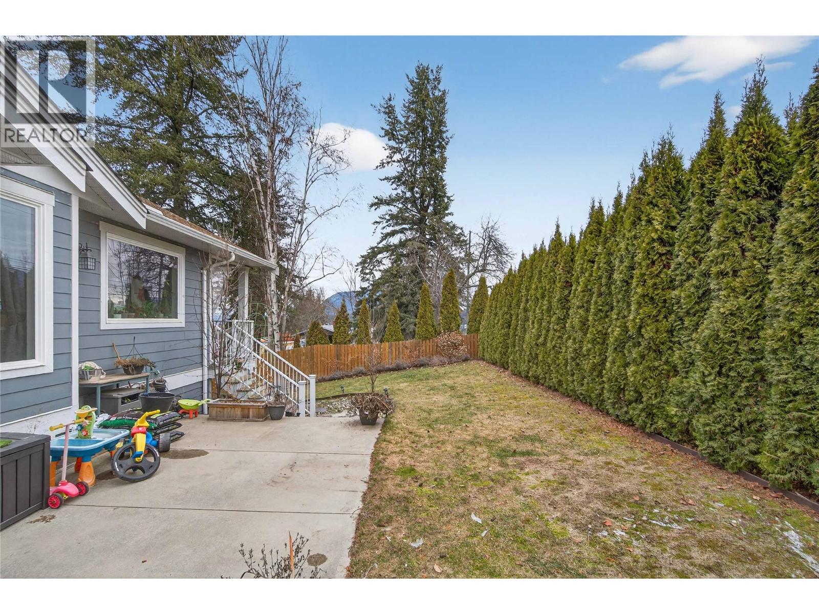  2991 7 Avenue Northeast, Salmon Arm