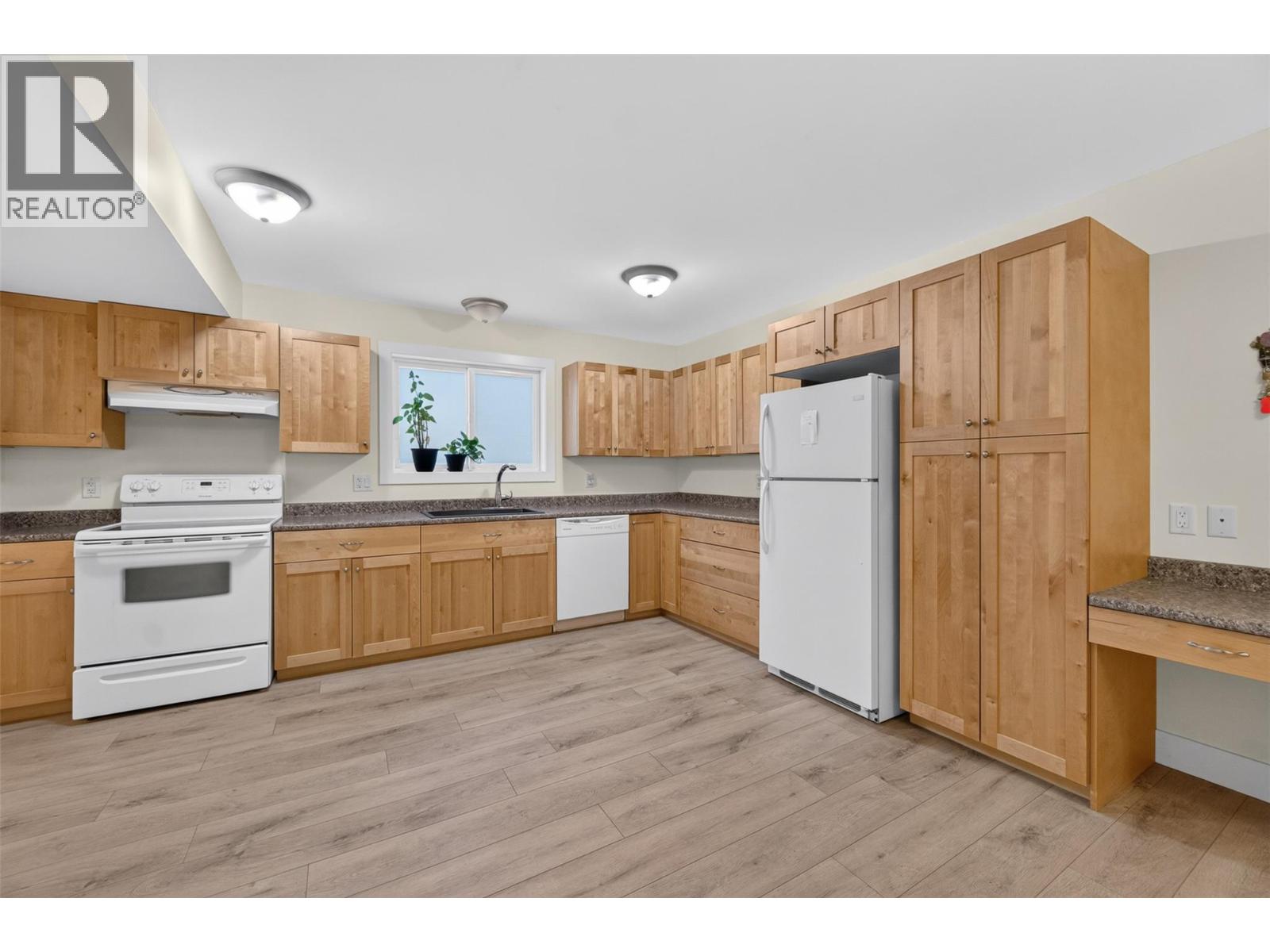  2991 7 Avenue Northeast, Salmon Arm