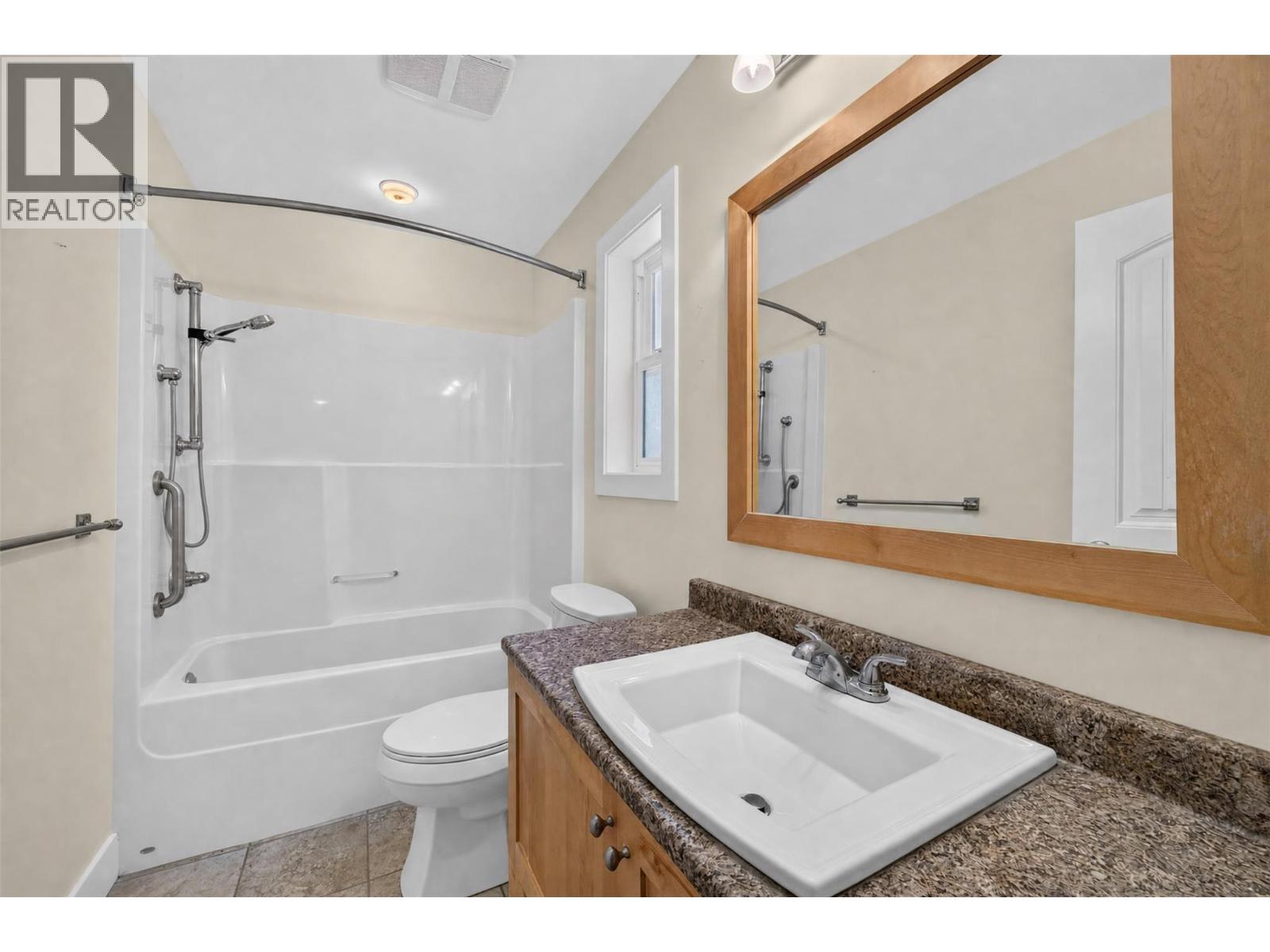  2991 7 Avenue Northeast, Salmon Arm