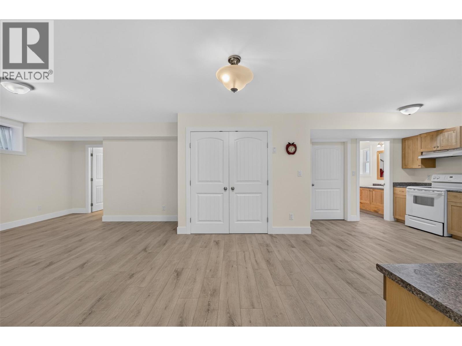  2991 7 Avenue Northeast, Salmon Arm