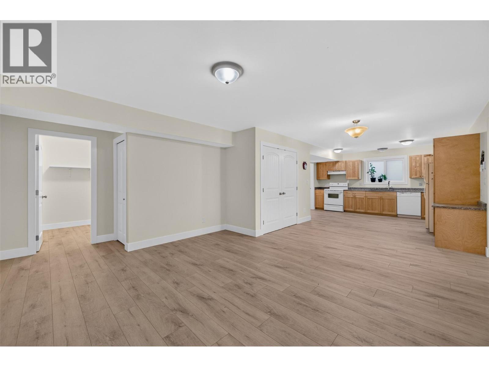  2991 7 Avenue Northeast, Salmon Arm