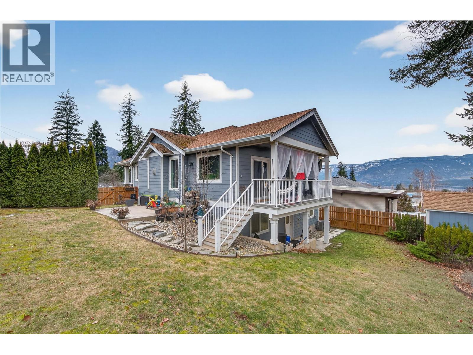  2991 7 Avenue Northeast, Salmon Arm