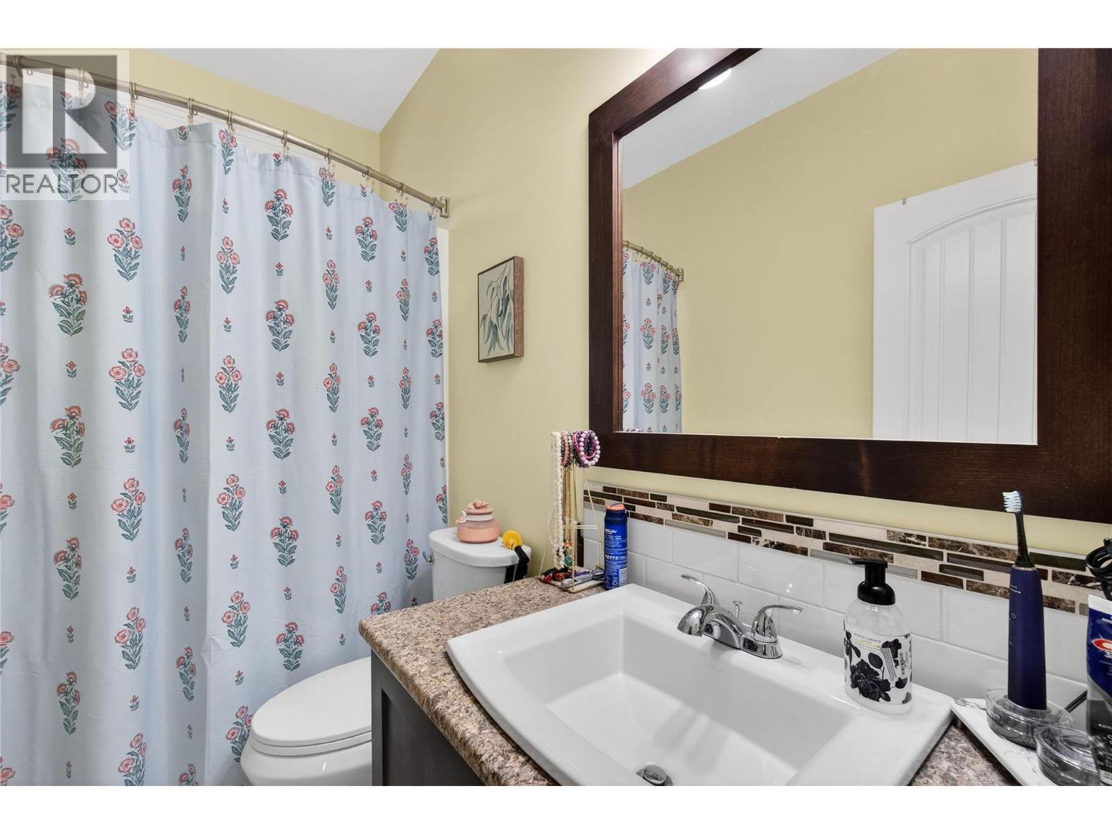  2991 7 Avenue Northeast, Salmon Arm