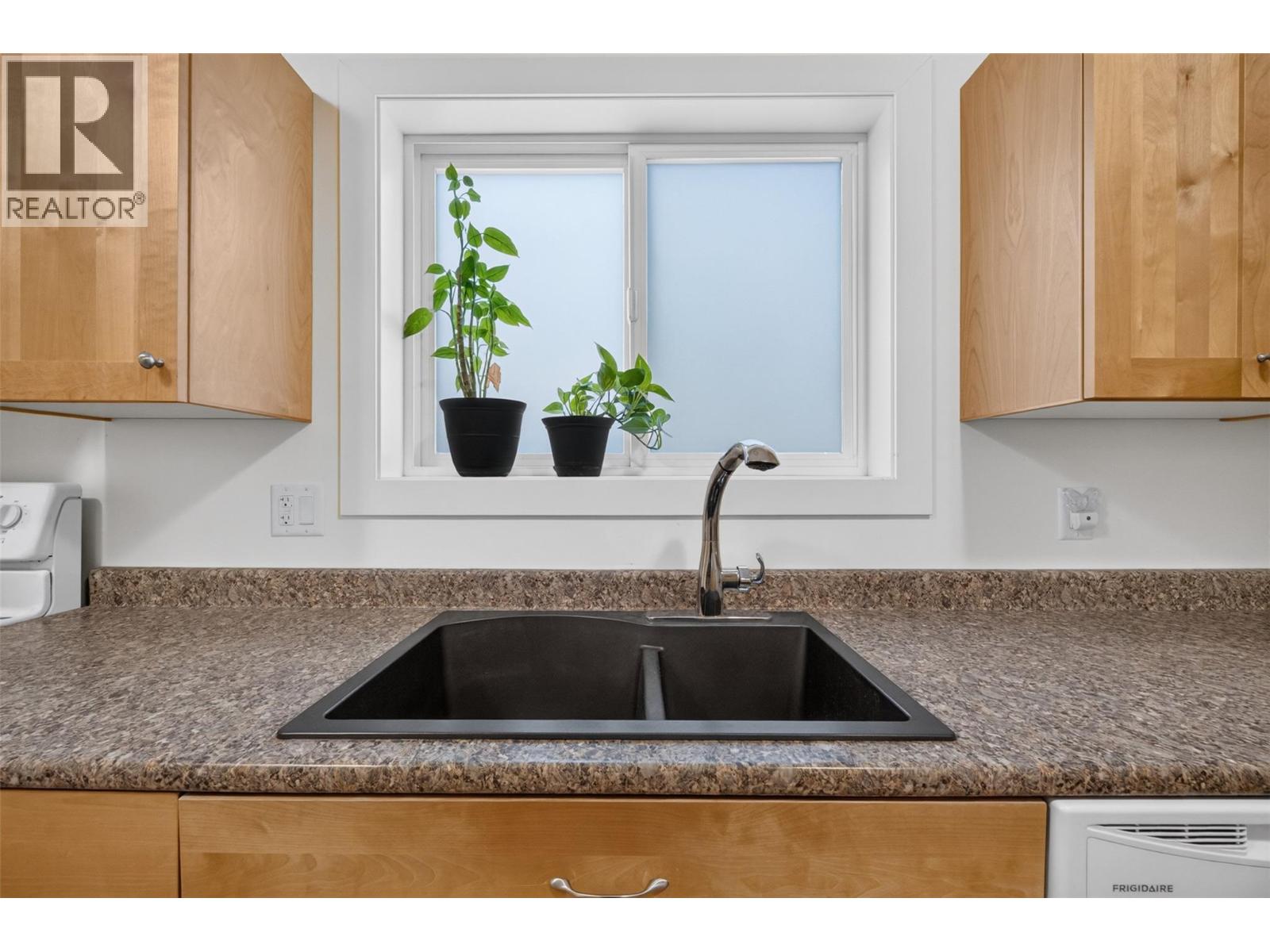  2991 7 Avenue Northeast, Salmon Arm