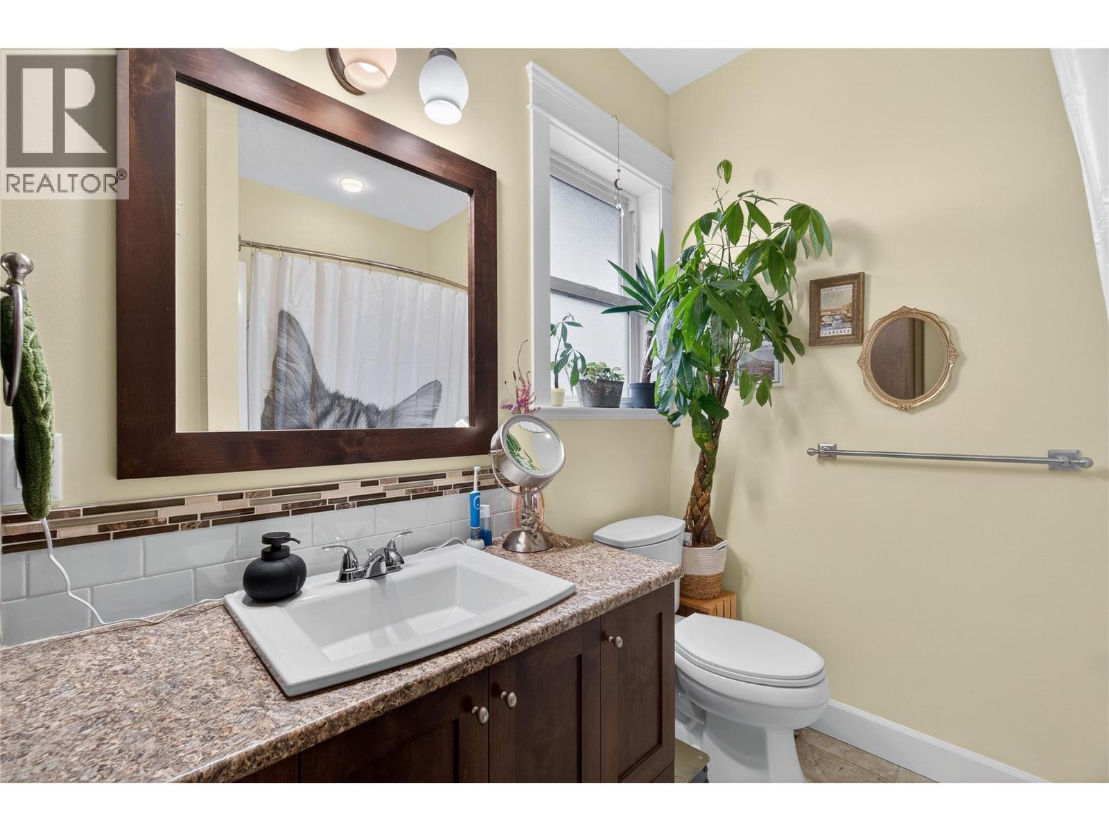  2991 7 Avenue Northeast, Salmon Arm