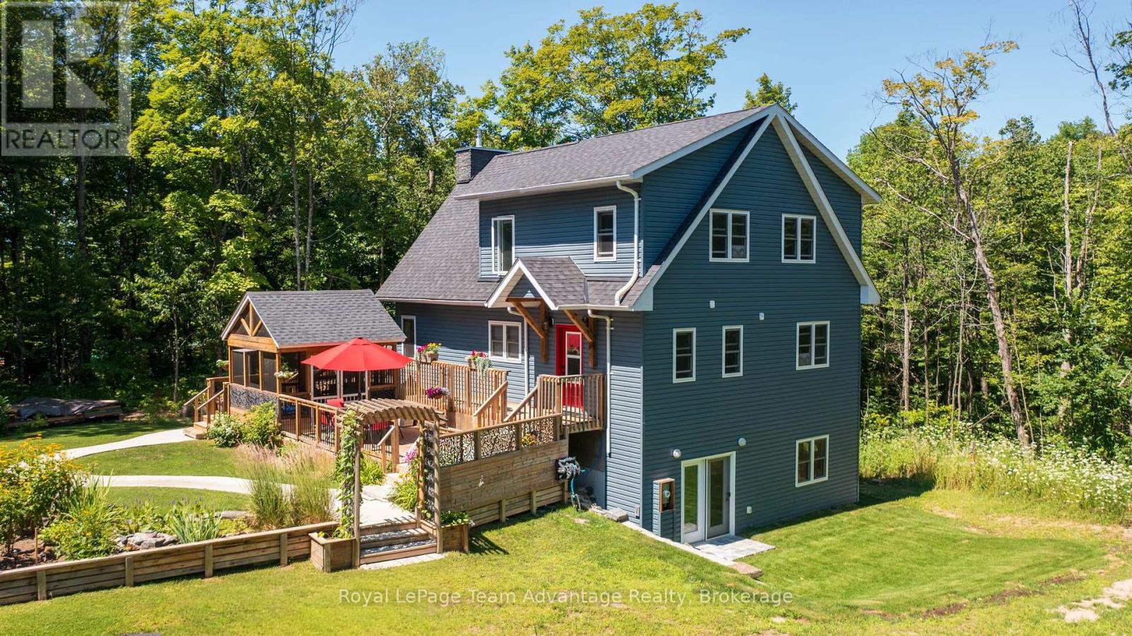 17 HAGERMAN COURT - 39