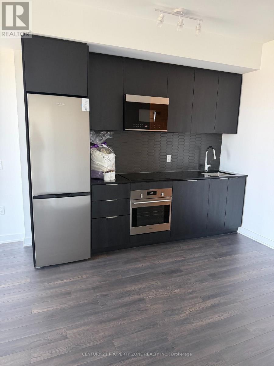 2810 - 15 SKYRIDGE DRIVE