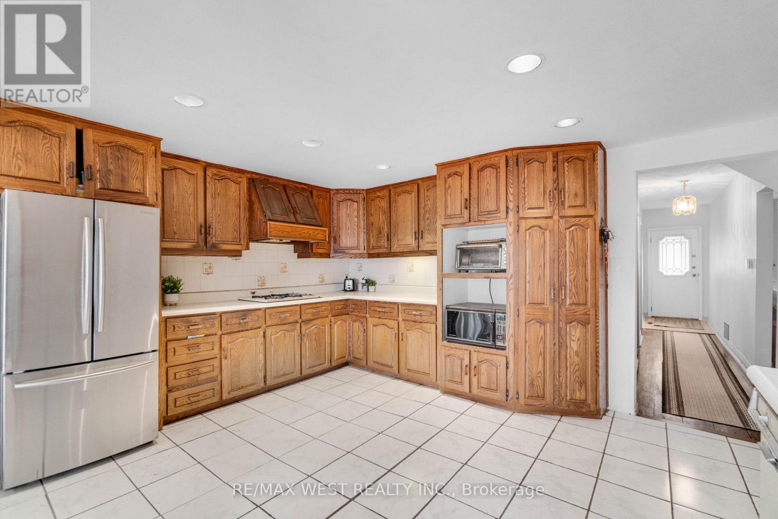 1518 CAWTHRA ROAD - 4
