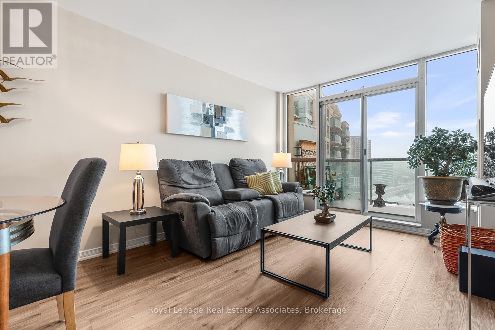 #PH7 2565 ERIN CENTRE BOULEVARD - 14