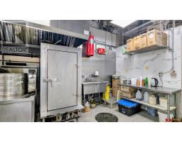 2584 Finch Avenue W, Toronto, ON M9M2G3 Photo 12