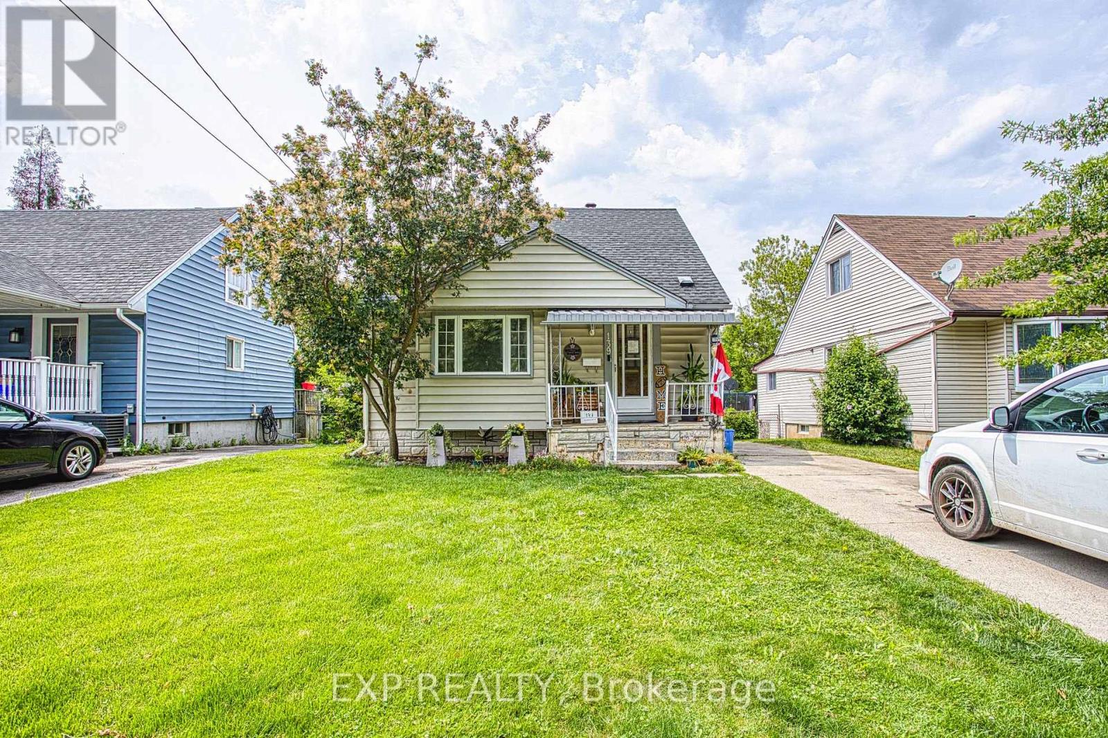 139 GLASSCO AVENUE N - 2