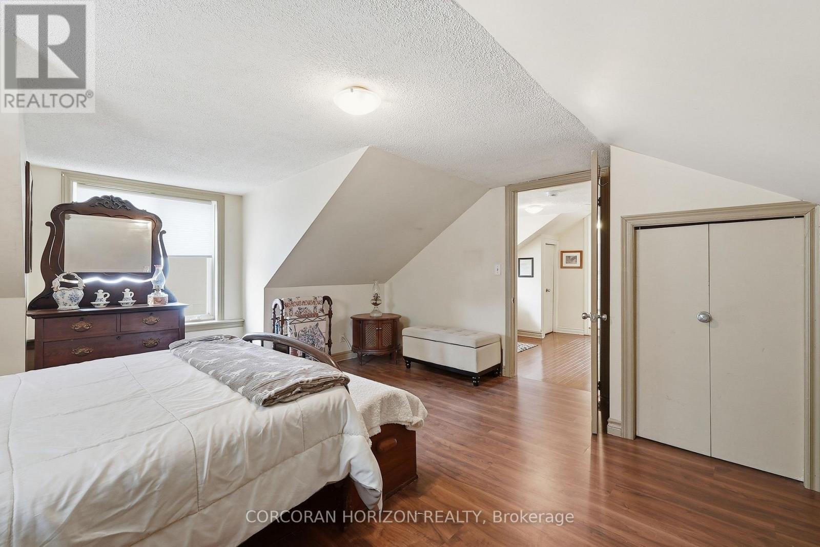 153 MONTROSE STREET N - Image 22