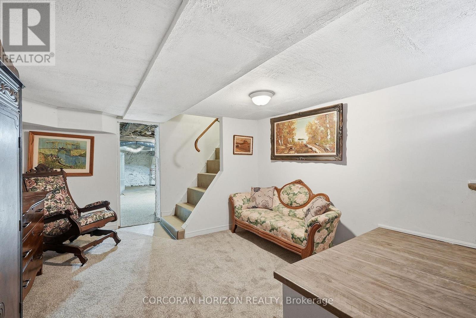 153 MONTROSE STREET N - 26