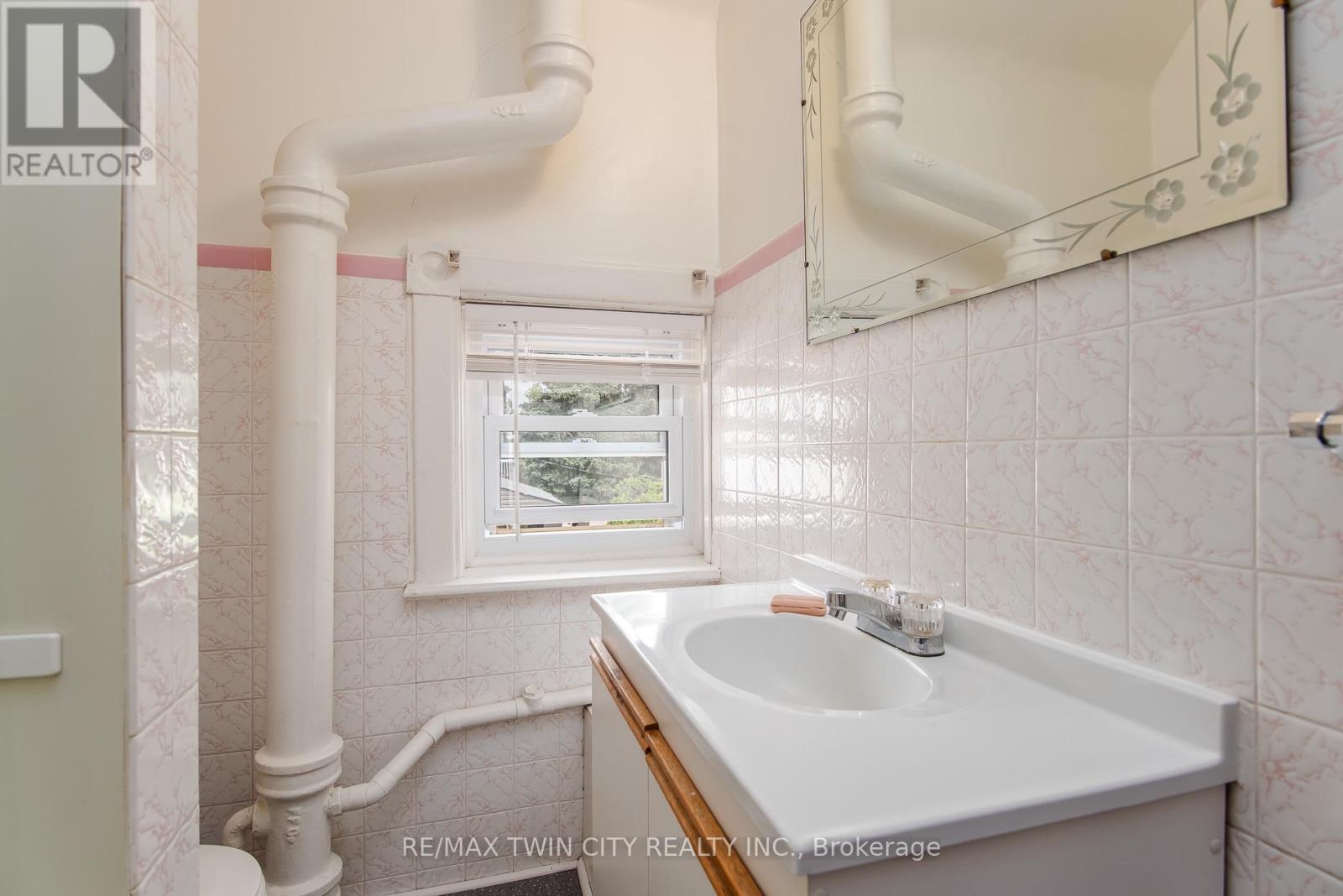 32 SAMUEL STREET - Image 39