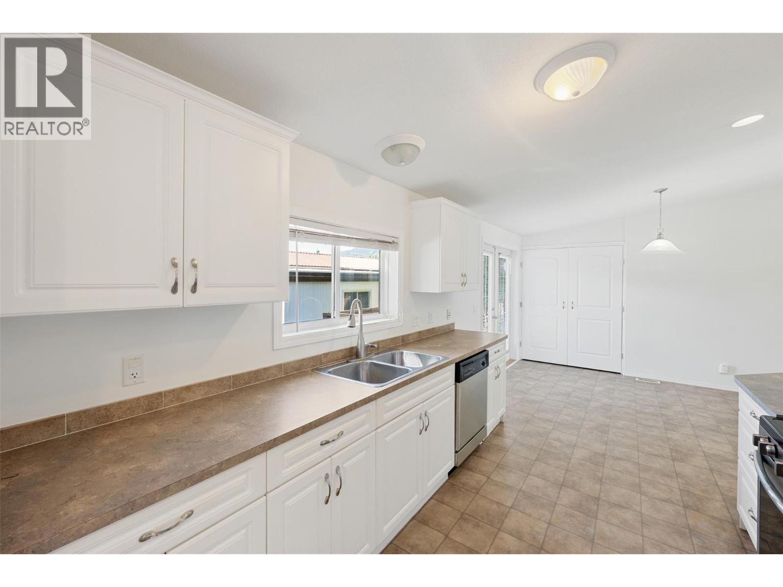 #37 197 Dauphin Avenue - 17
