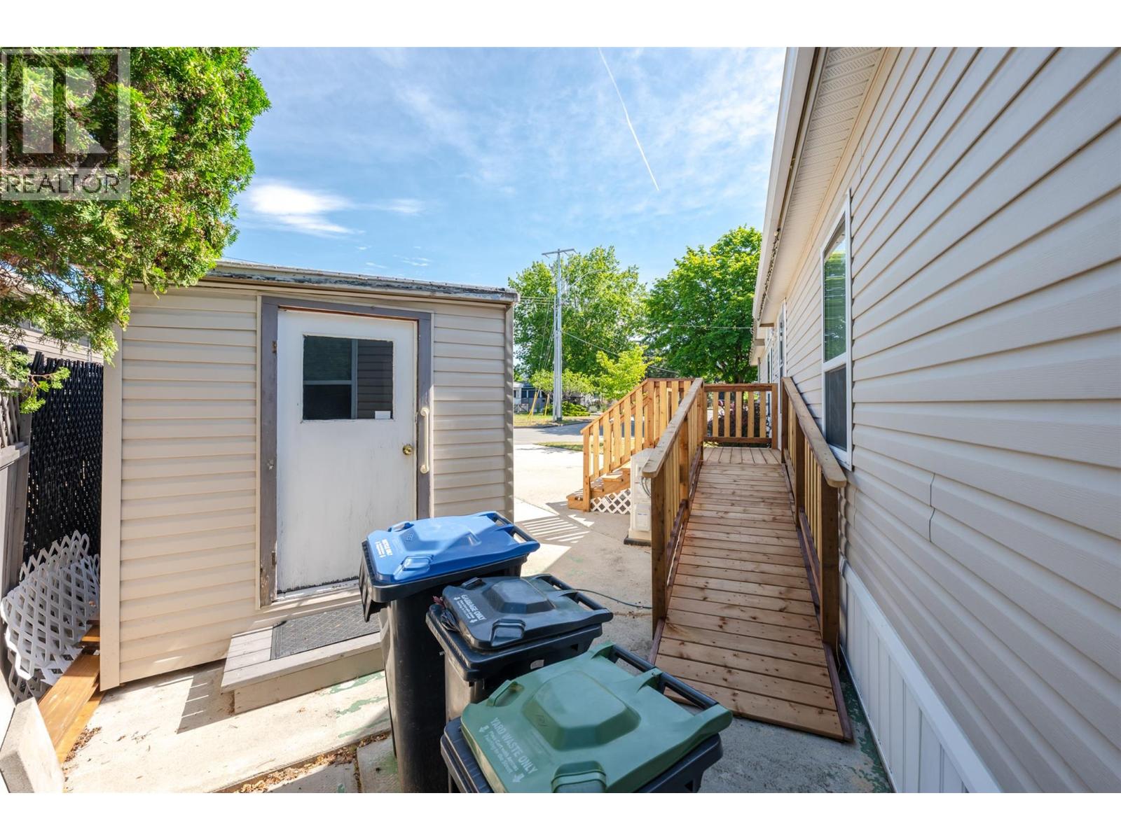 #37 197 Dauphin Avenue - 38