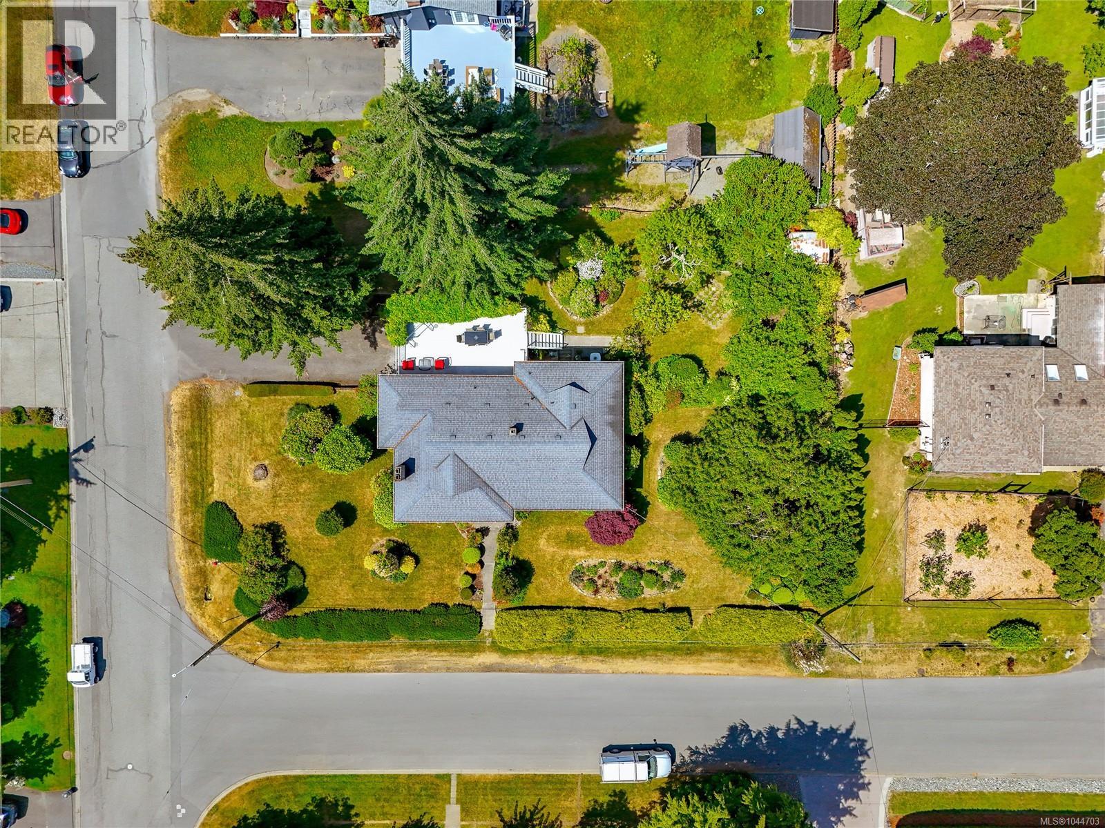 6224 Robin Way - 1
