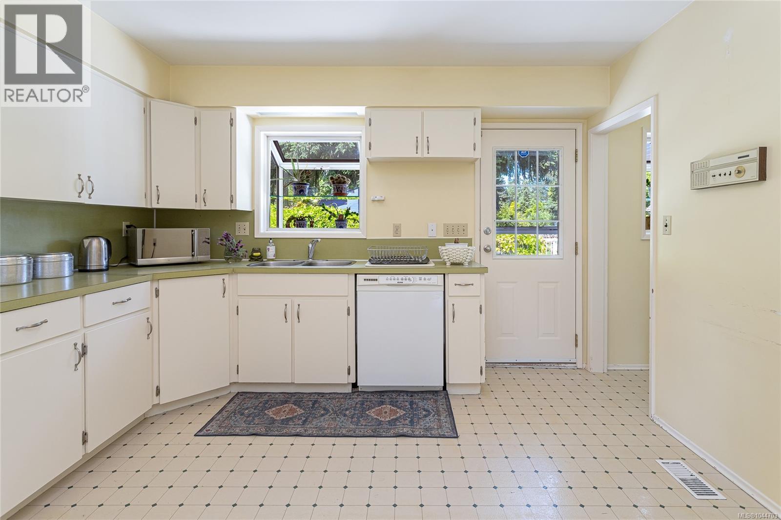 6224 Robin Way - 18