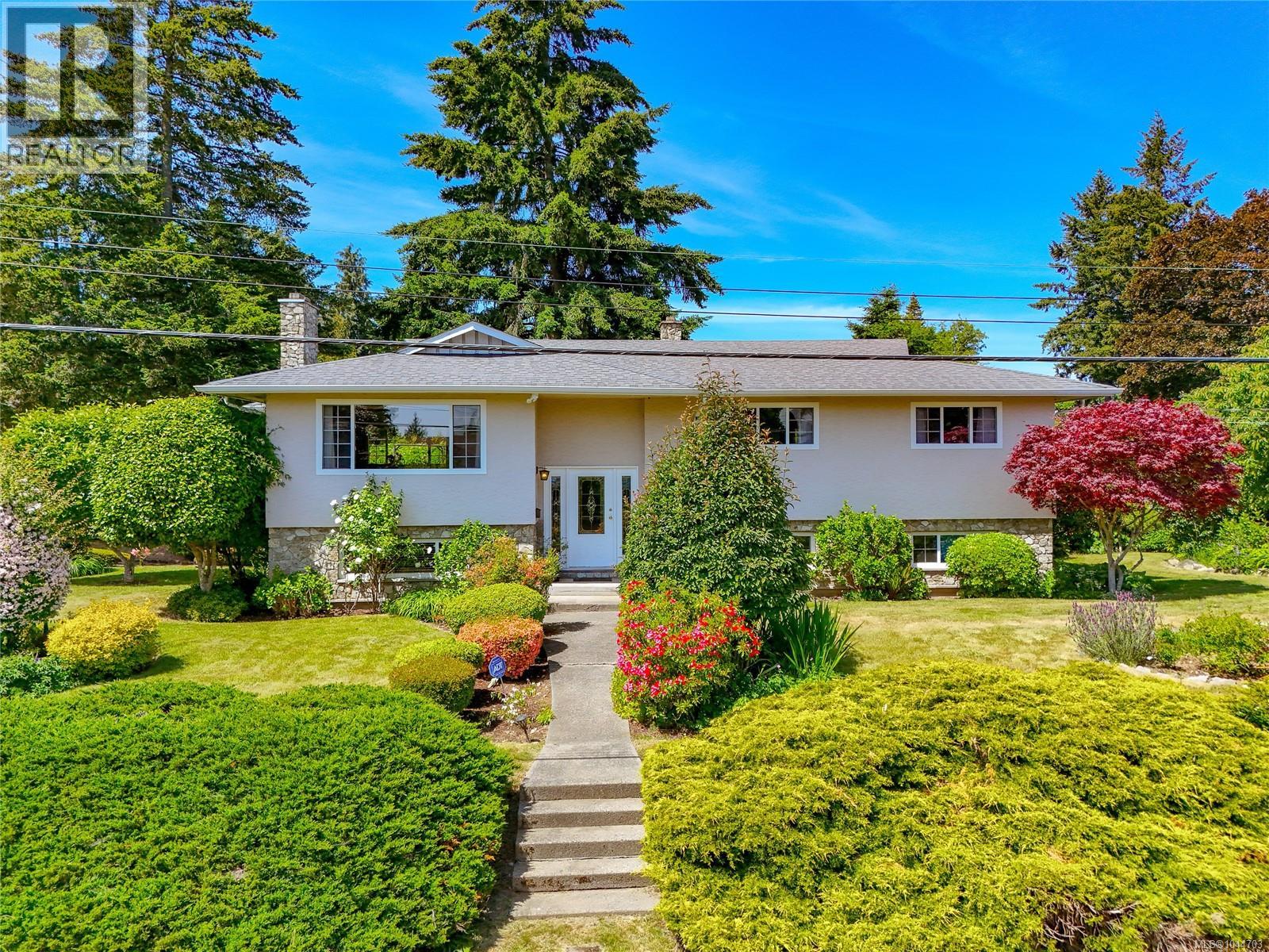 6224 Robin Way - 2