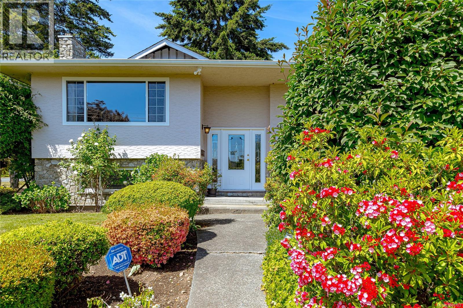 6224 Robin Way - 6