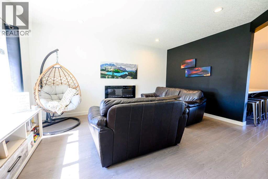 8718 72 Avenue - 7