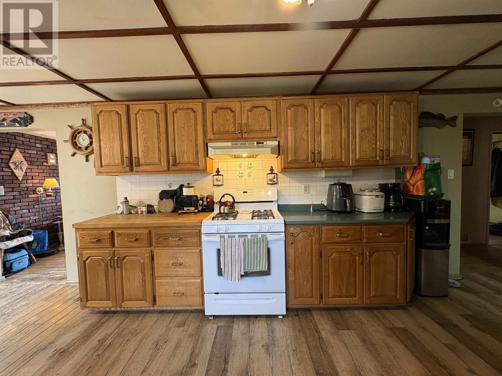 2593 11/71 HWY - 10