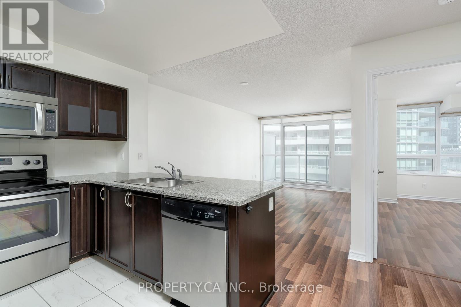 #803 25 LOWER SIMCOE STREET - 12