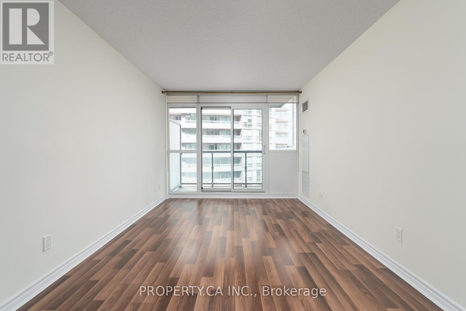 #803 25 LOWER SIMCOE STREET - 18