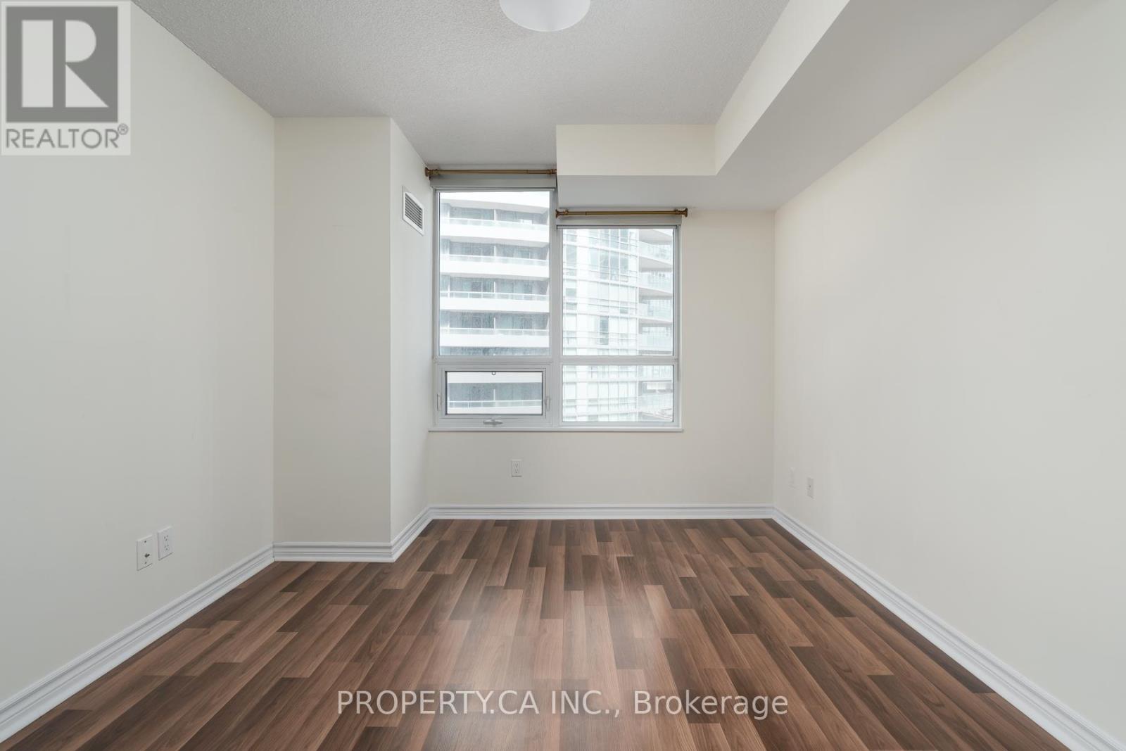 #803 25 LOWER SIMCOE STREET - 23