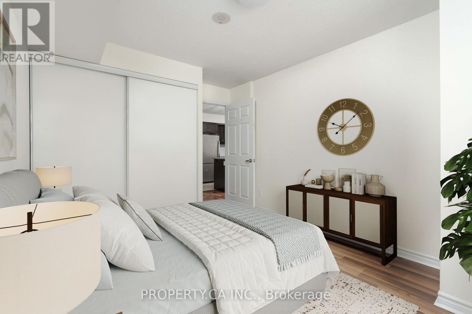 #803 25 LOWER SIMCOE STREET - 6