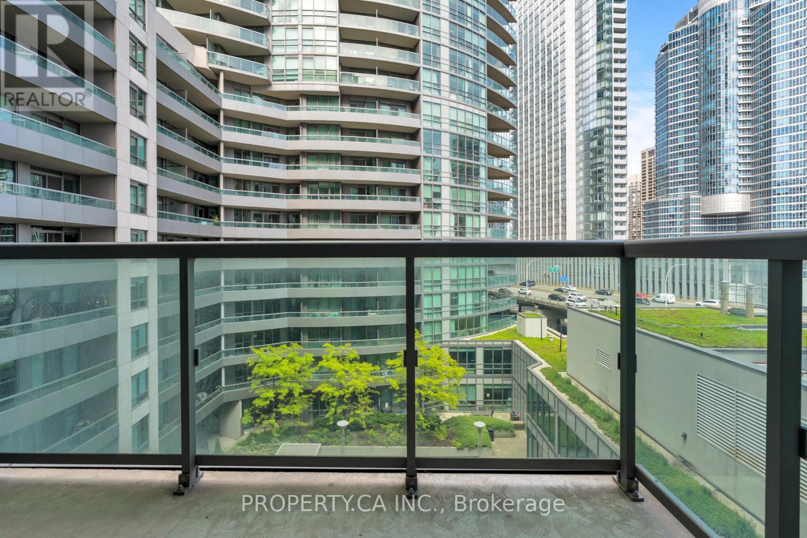 #803 25 LOWER SIMCOE STREET - 8