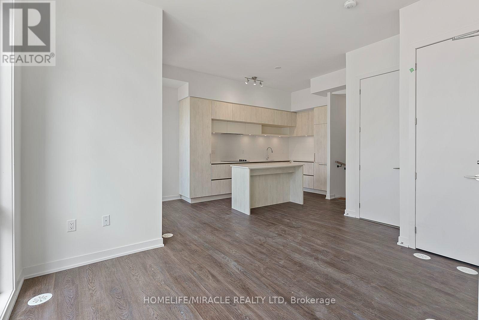 #TH704 5 STECKLEY HOUSE LANE - 30