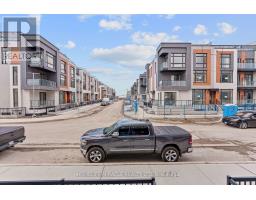 Th704 - 5 Steckley House Lane, Richmond Hill, ON L4S0N2 Photo 7