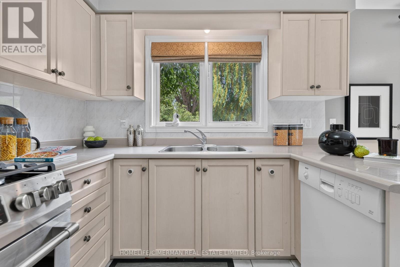 6 CREEKVIEW AVENUE - 15