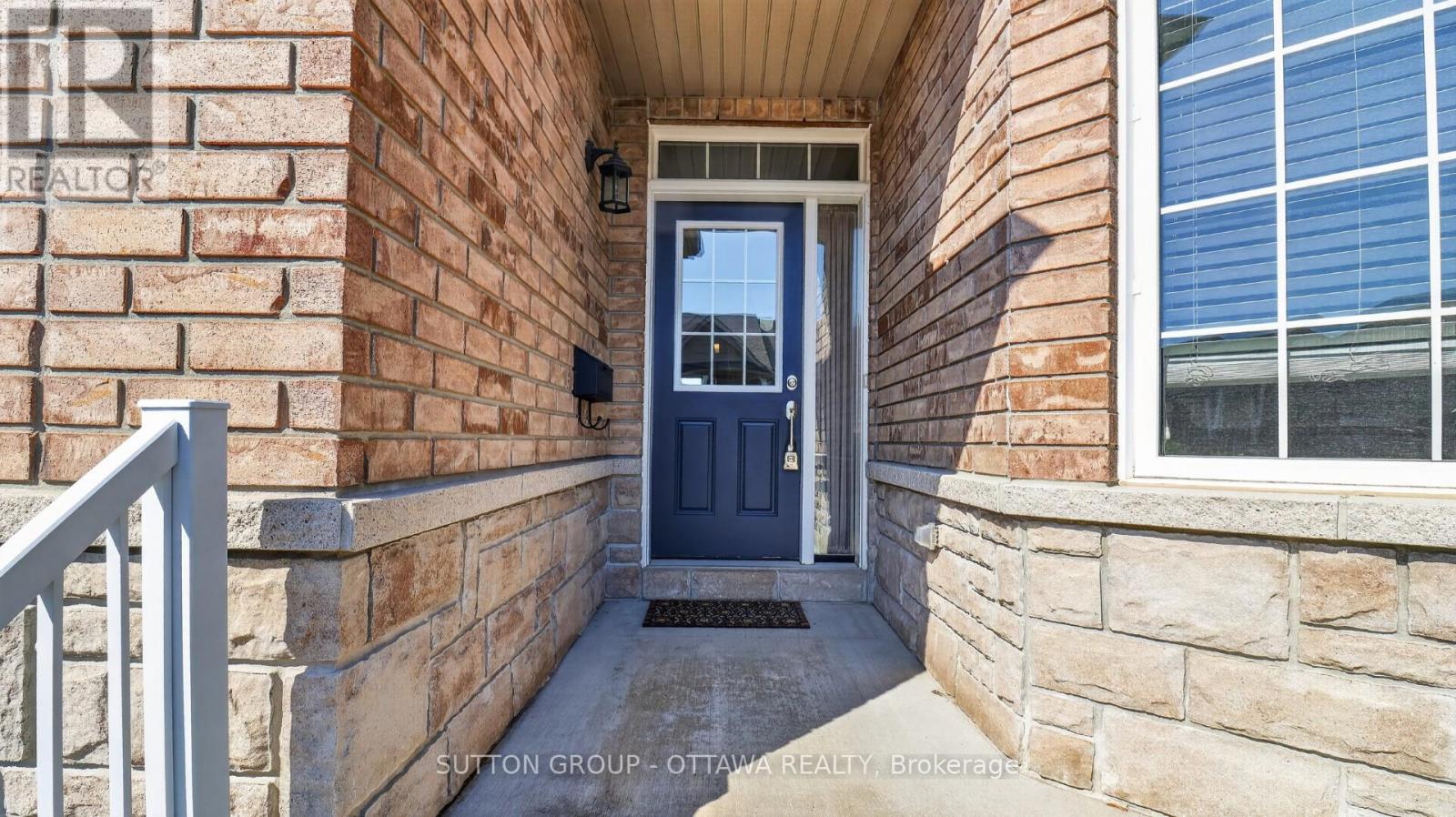 3 Bed, 3 Bath House for Sale in Ottawa – 104 PASSAGEWAY PRIVATE, Ottawa – MLS# X13573696 - Image 9