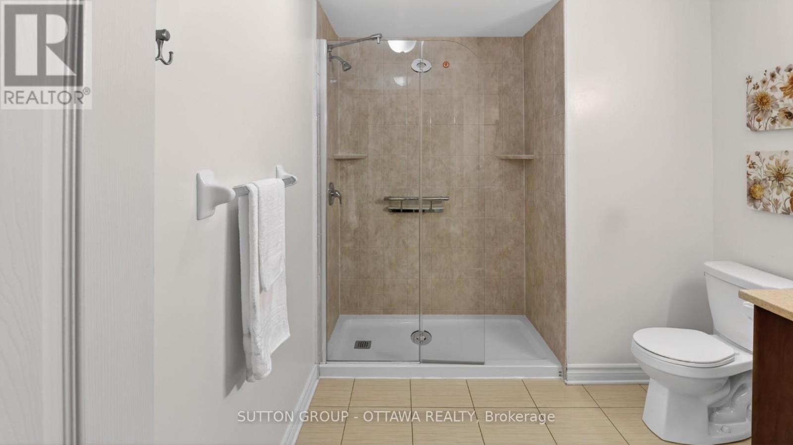 3 Bed, 3 Bath House for Sale in Ottawa – 104 PASSAGEWAY PRIVATE, Ottawa – MLS# X13573696 - Image 79