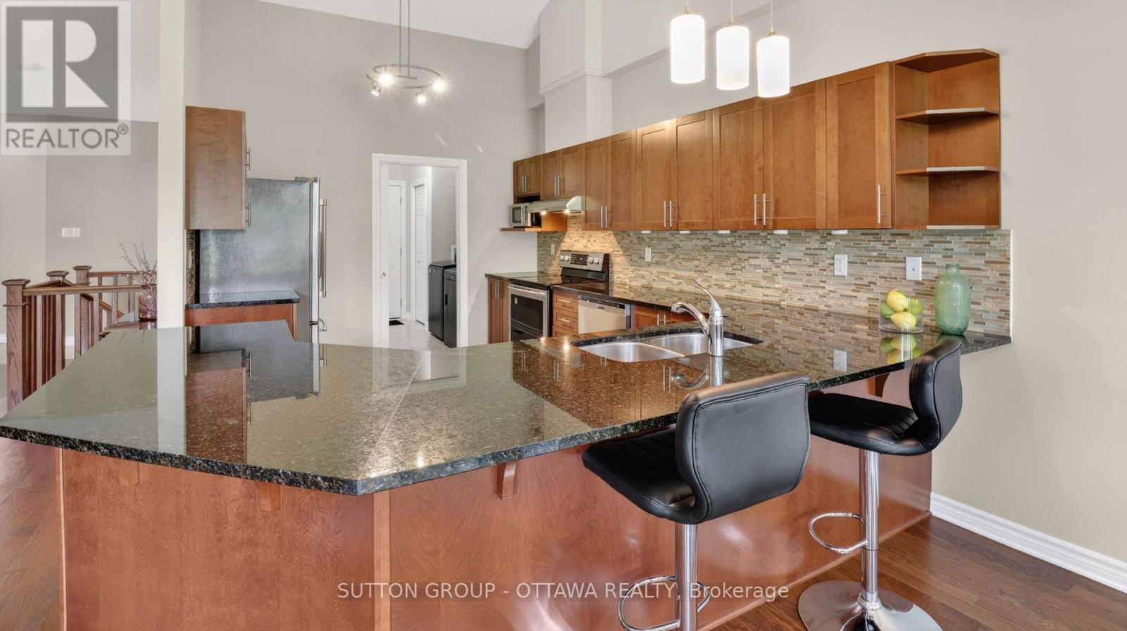 3 Bed, 3 Bath House for Sale in Ottawa – 104 PASSAGEWAY PRIVATE, Ottawa – MLS# X13573696 - Image 45