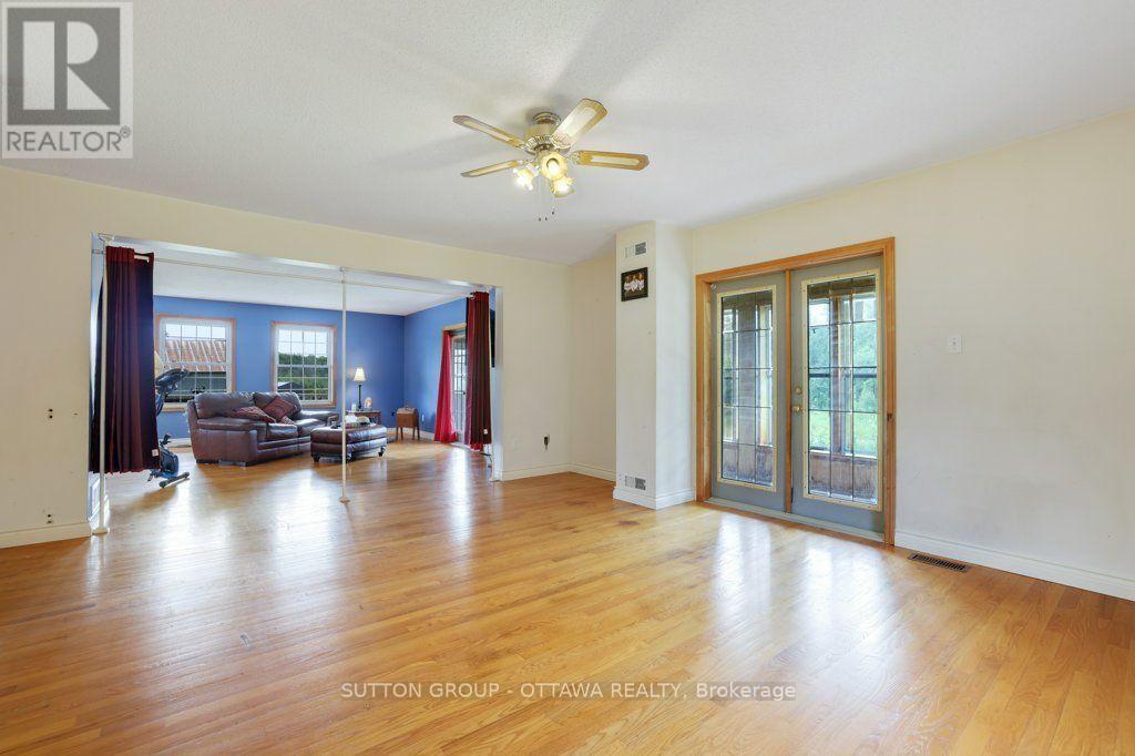 595 HOLBROOK ROAD - 11