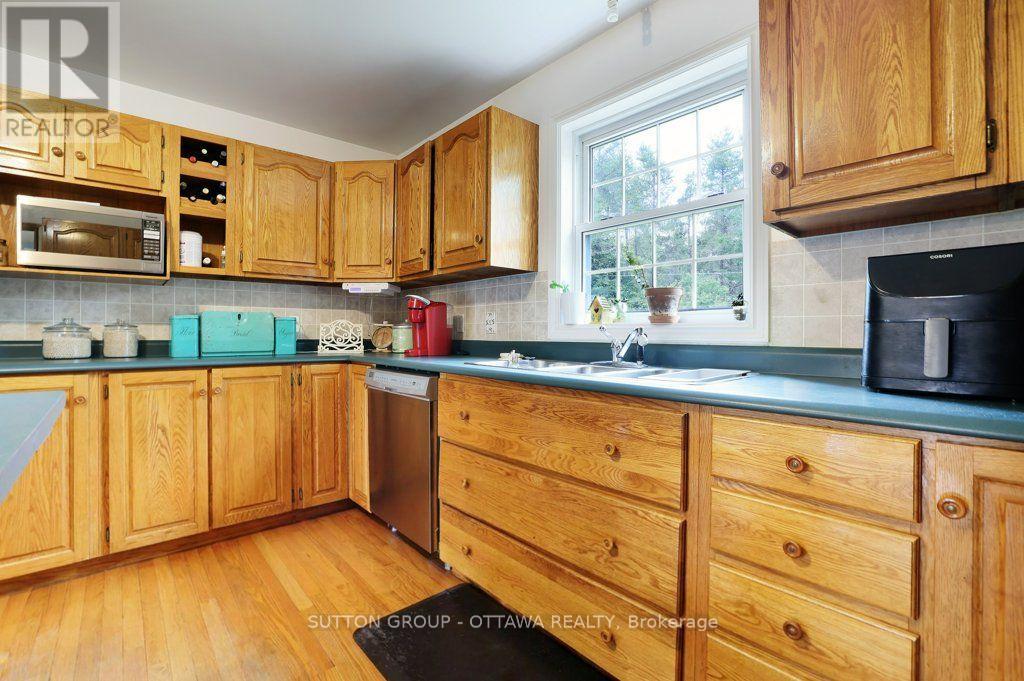 595 HOLBROOK ROAD - Image 22