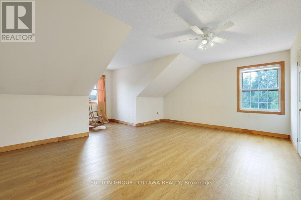 595 HOLBROOK ROAD - 35