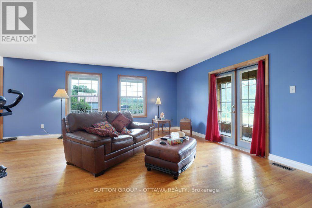 595 HOLBROOK ROAD - Image 8