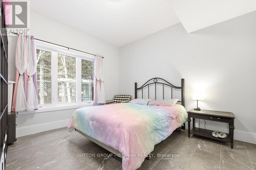 12 EASTERN AVENUE - Image 23
